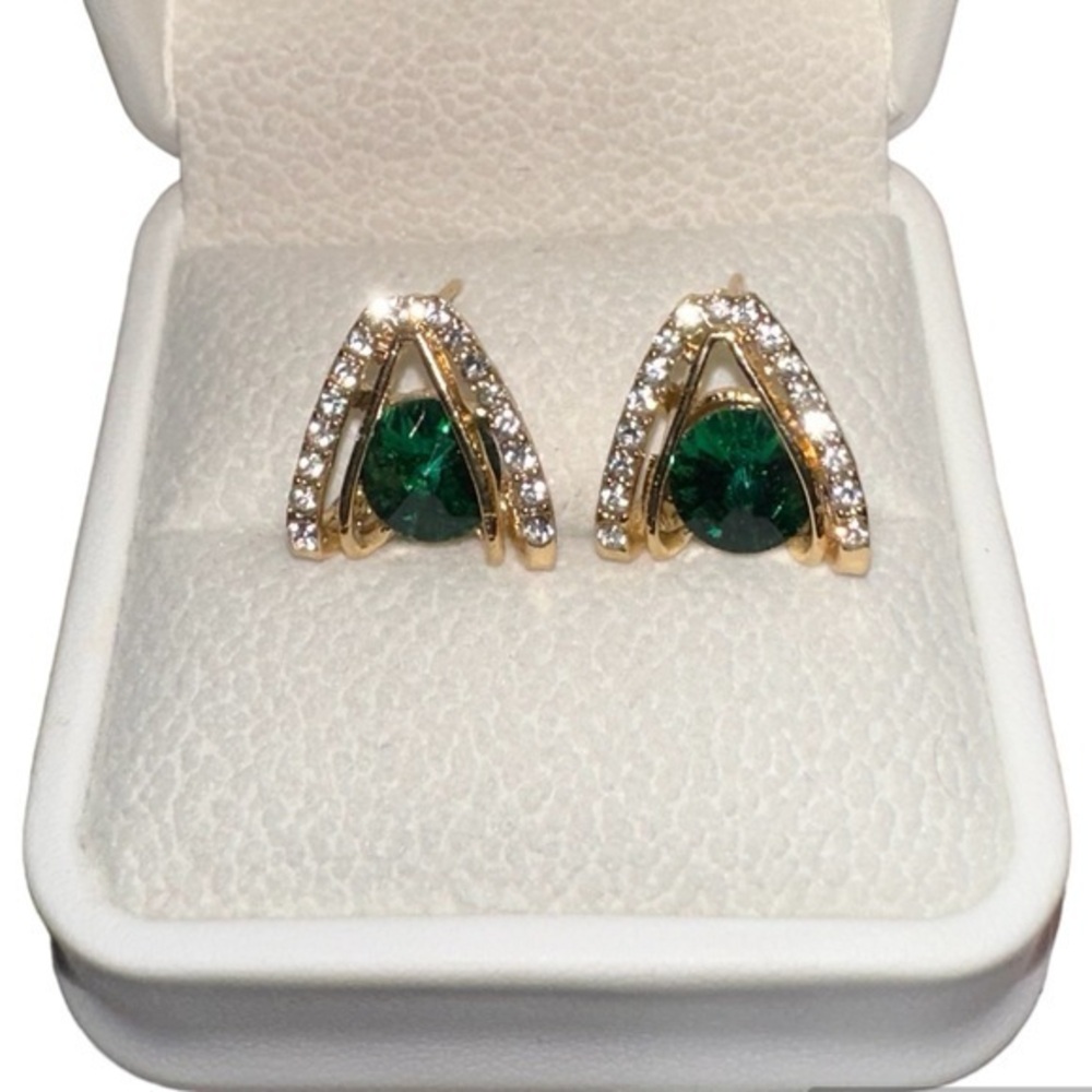 925 posts emerald diamond 14k gold Stud Earrings not solid gold!